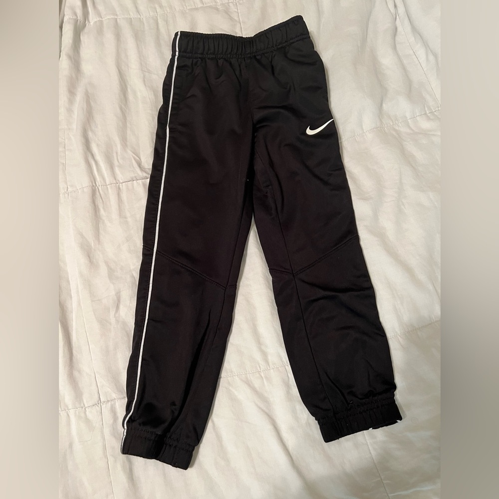 Nike jogger sweat pants- little boys size 5